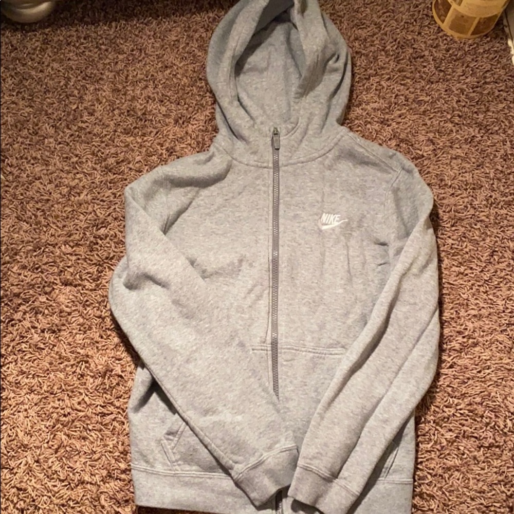 Grey Nike jacket size L (grade school)